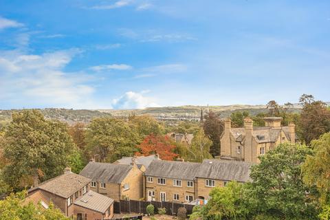 2 bedroom flat for sale, Edgerton Road, HUDDERSFIELD