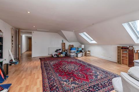 2 bedroom flat for sale, Edgerton Road, HUDDERSFIELD