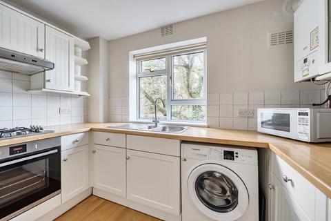 undefined, Courtlands, Maidenhead