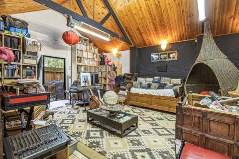 3 bedroom property for sale, Vestry Road, London E17
