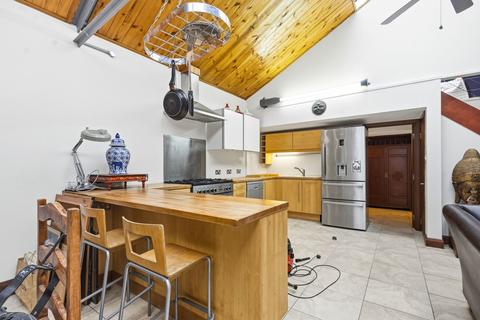 3 bedroom property for sale, Vestry Road, London E17