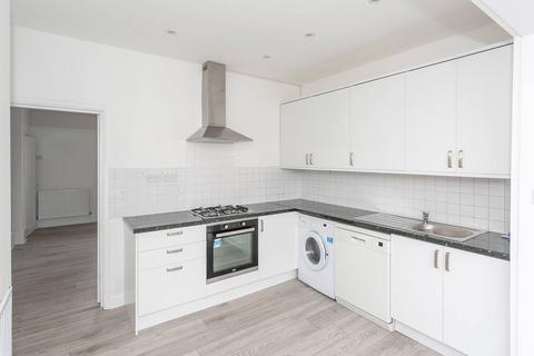 3 bedroom terraced house to rent, Leavesden Road, WD24, Watford, WD24