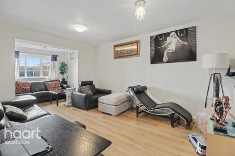 undefined, Rivertons, Basildon