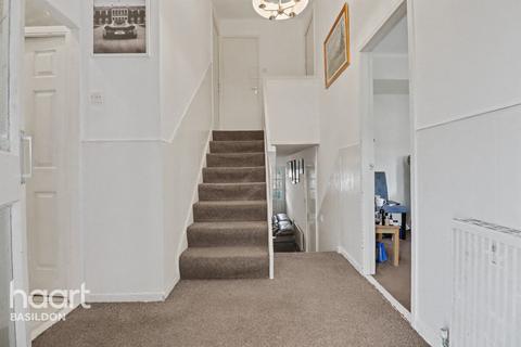 undefined, Rivertons, Basildon