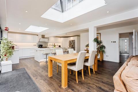 4 bedroom detached house for sale, Winkhurst Way, Burgess Hill
