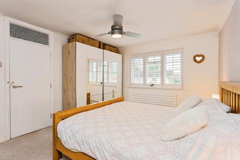 4 bedroom detached house for sale, Winkhurst Way, Burgess Hill