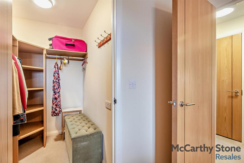 Walk-in wardrobe