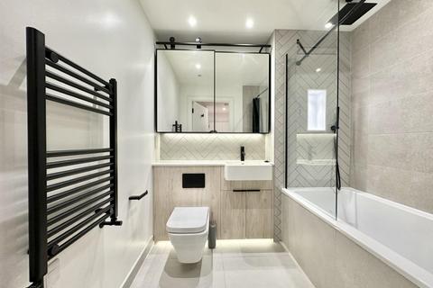1 bedroom apartment for sale, Watson House, 4 Greenleaf Walk, Southall