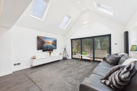 undefined, Warren Drive, Horsham RH13