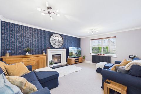 undefined, Warren Drive, Horsham RH13