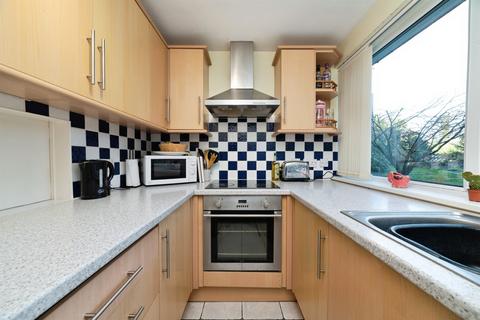 Studio for sale, St. Marys Mount, Cottingham