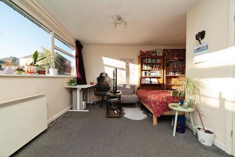 Studio for sale, St. Marys Mount, Cottingham