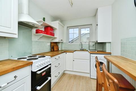 2 bedroom flat for sale, Ambleside Avenue, Telscombe Cliffs, Peacehaven