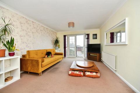 2 bedroom flat for sale, Ambleside Avenue, Telscombe Cliffs, Peacehaven