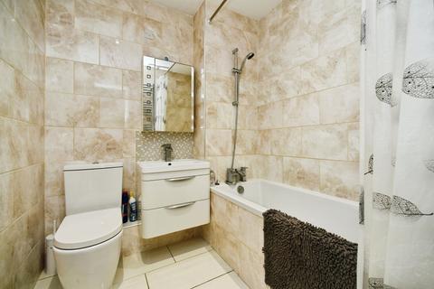 2 bedroom flat for sale, Ambleside Avenue, Telscombe Cliffs, Peacehaven