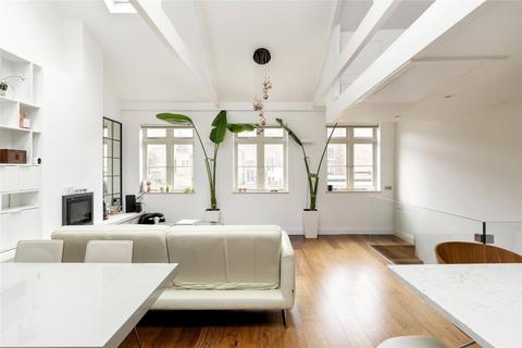 3 bedroom terraced house to rent, Colville Mews, London, W11