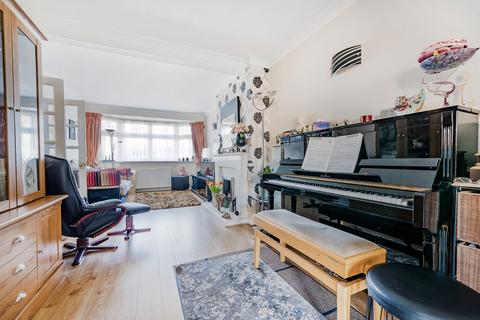 3 bedroom semi-detached house for sale, Kenilworth Crescent, Enfield