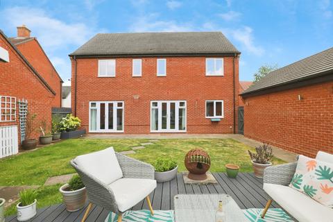 4 bedroom detached house for sale, Gardiner Road, Kineton, Warwick