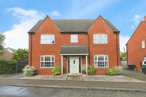 4 bedroom detached house for sale, Gardiner Road, Kineton, Warwick