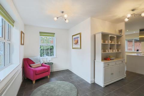 4 bedroom detached house for sale, Gardiner Road, Kineton, Warwick