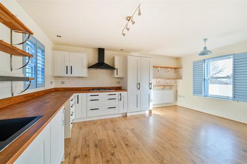 4 bedroom detached house for sale, Rowan Road, Wadebridge