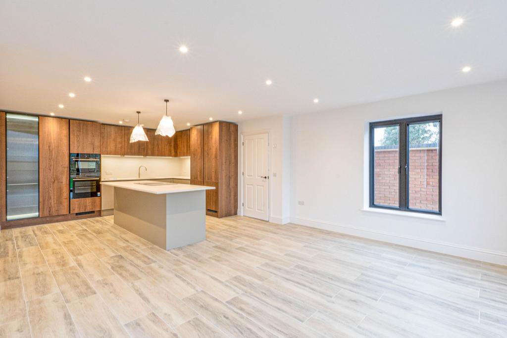 Kitchen/Dining Area