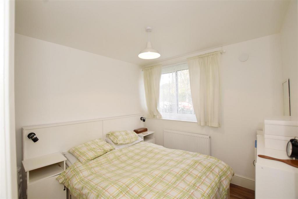 Bedroom 2-.JPG