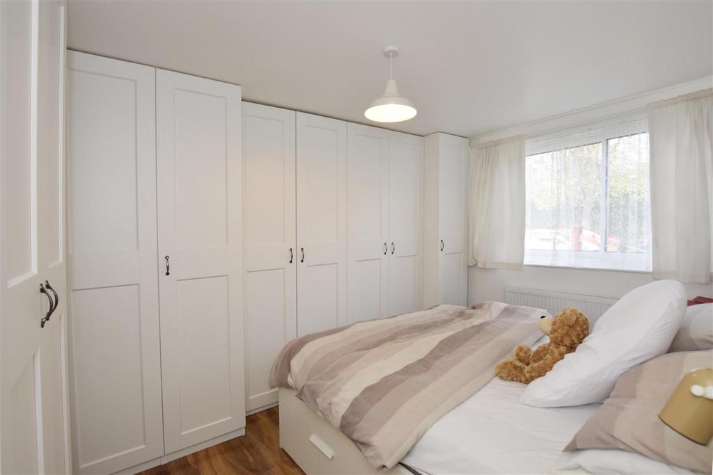 Bedroom 1-.JPG