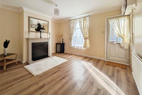3 bedroom terraced house to rent, Acorn Street, Kent ME12