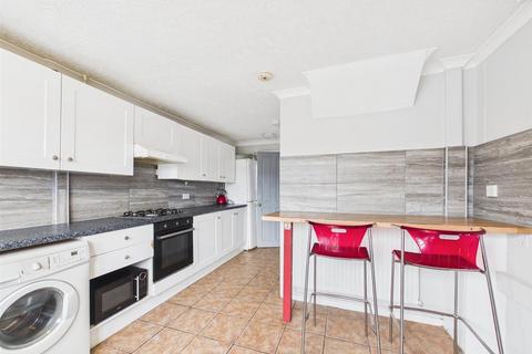 3 bedroom terraced house for sale, Grafton Road, Aylesbury HP19