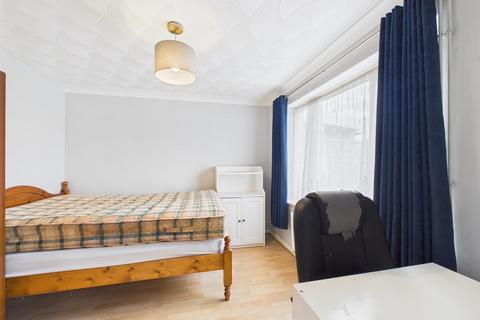 3 bedroom terraced house for sale, Grafton Road, Aylesbury HP19