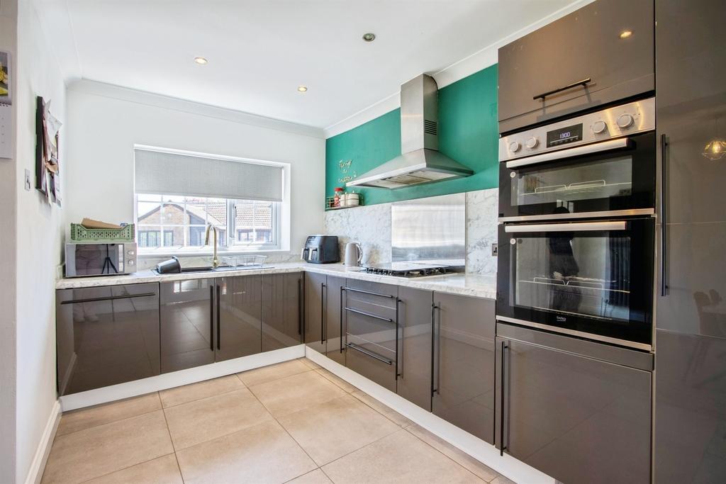 House in Leeds, Halton - View 3
