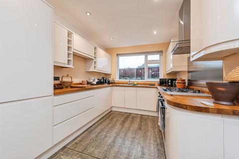 3 bedroom detached bungalow for sale, Heights Drive, Linthwaite, Huddersfield