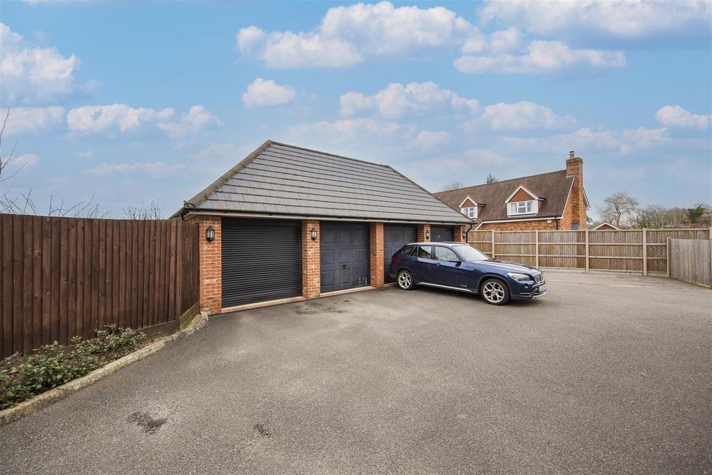 Garage &amp; Parking