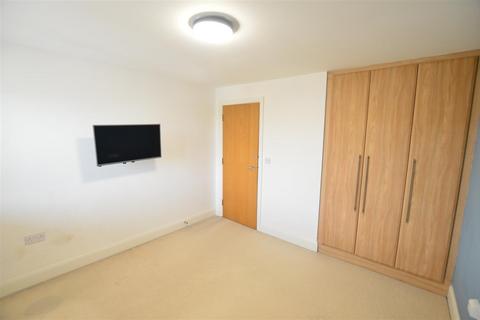 2 bedroom flat to rent, Osborne Street, Slough