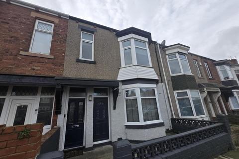 3 bedroom house to rent, Ashley Road, South Shields