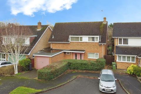 Carisbrooke Avenue, Knighton, Leicester, Leicestershire