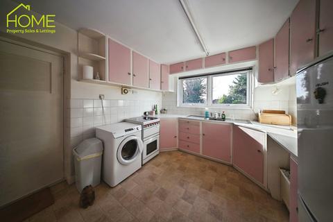 3 bedroom detached house for sale, Carisbrooke Avenue, Knighton, Leicester, Leicestershire