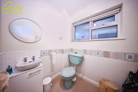 3 bedroom detached house for sale, Carisbrooke Avenue, Knighton, Leicester, Leicestershire