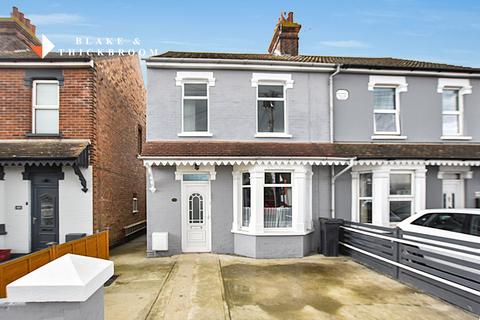 3 bedroom semi-detached house to rent, St Osyth Road, Clacton-on-Sea