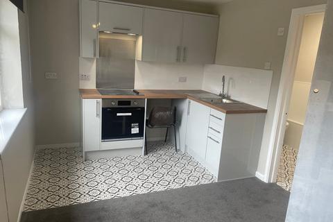 Studio to rent, 159a Warwick Road