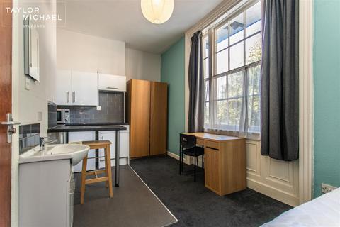 1 bedroom in a house share to rent, Dorset Gardens, Brighton