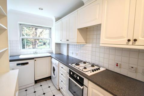 2 bedroom flat to rent, Sunset Avenue, Woodford Green, IG8