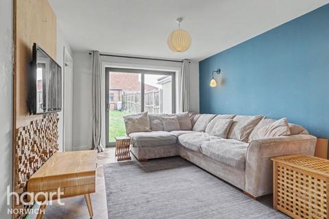 2 bedroom semi-detached bungalow for sale, Russell Avenue, Norwich