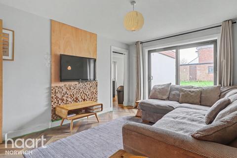 2 bedroom semi-detached bungalow for sale, Russell Avenue, Norwich