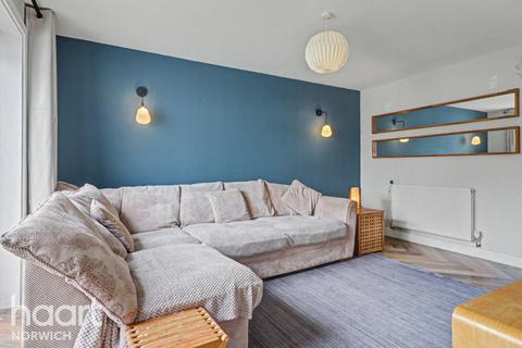 2 bedroom semi-detached bungalow for sale, Russell Avenue, Norwich