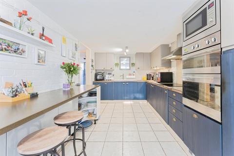 undefined, Kent Mews, Oxton, Prenton