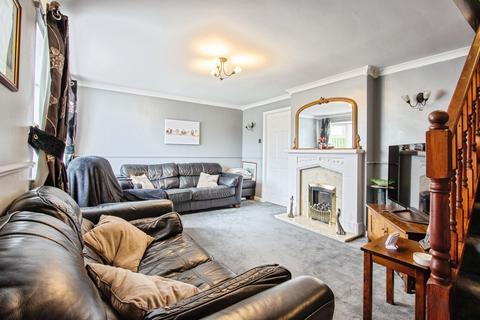4 bedroom detached house for sale, Sandgate Drive, Kippax, Leeds