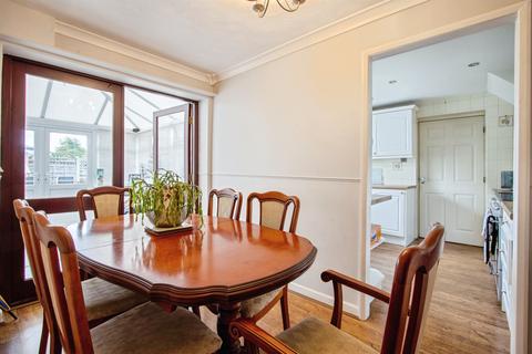 4 bedroom detached house for sale, Sandgate Drive, Kippax, Leeds