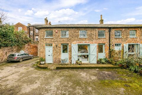 3 bedroom semi-detached house for sale, Holywell Mews, Holywell Hill, St. Albans, Hertfordshire, AL1